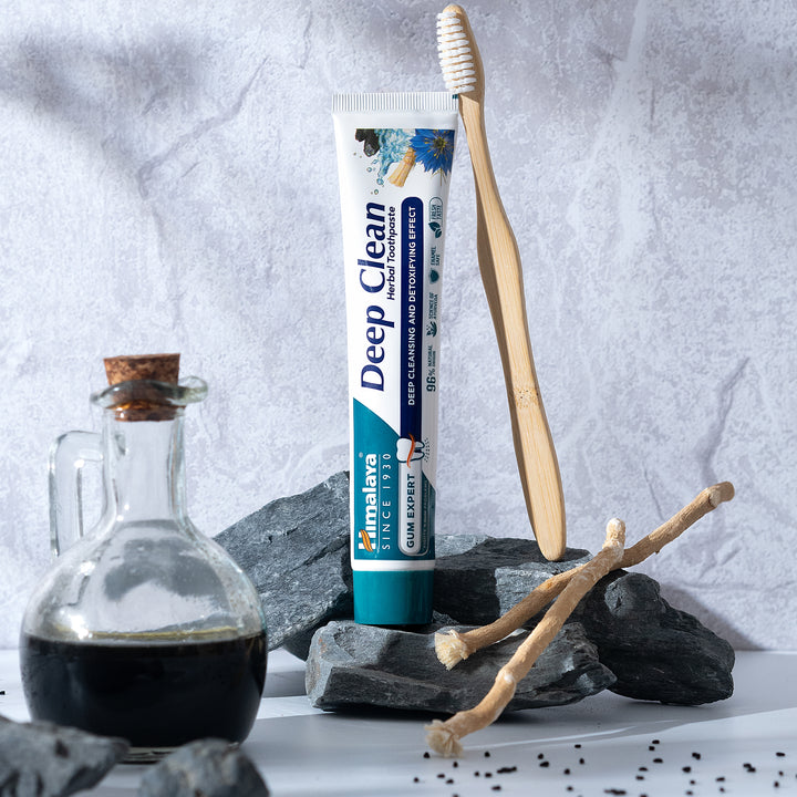 Himalaya Gum Expert Pasta de dientes a base de hierbas Limpieza Profunda