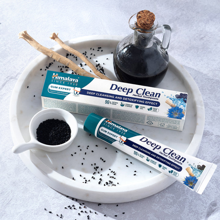 Himalaya Gum Expert Pasta de dientes a base de hierbas Limpieza Profunda