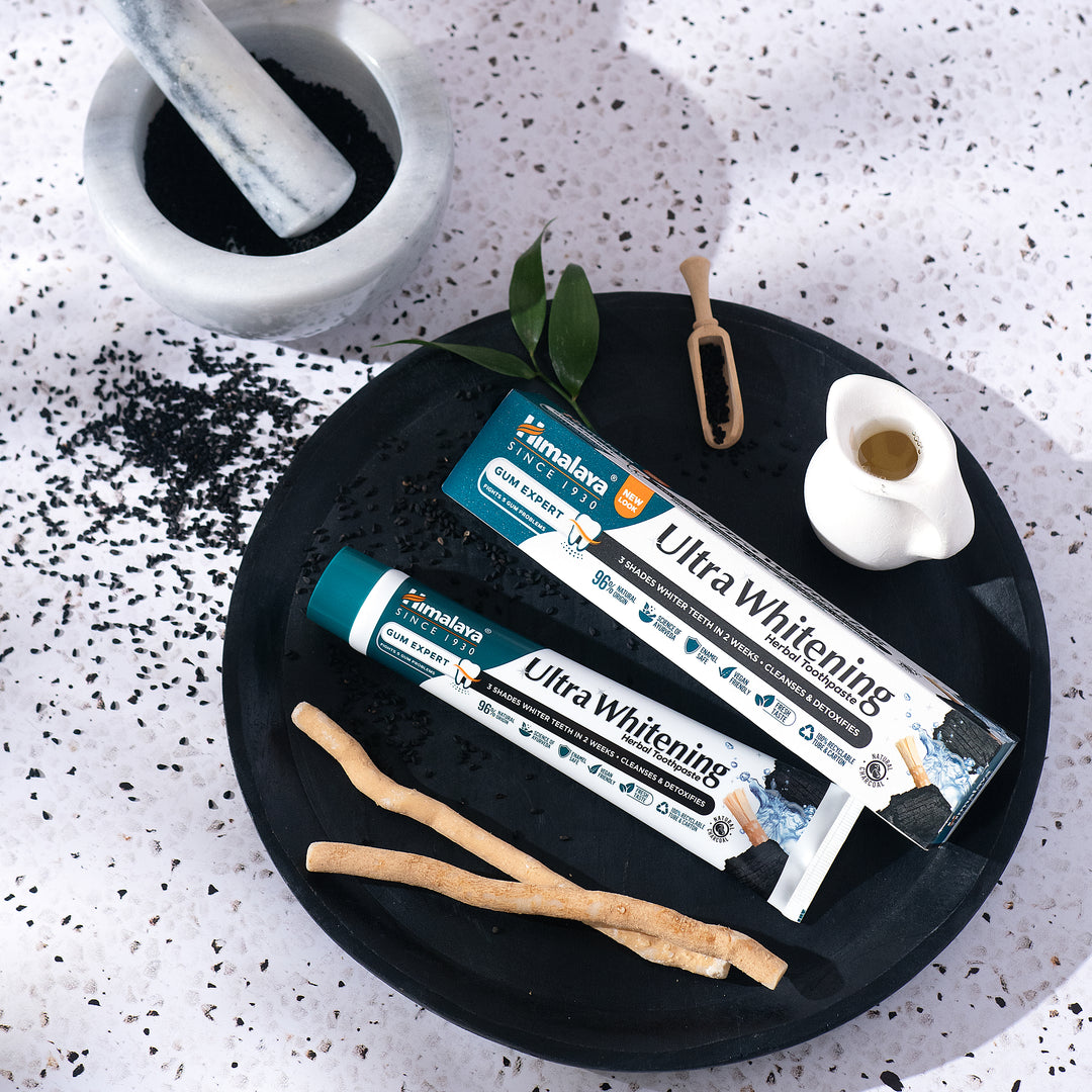 Himalaya Gum Expert Pasta de dientes a base de hierbas Ultrablanqueadora