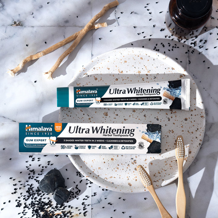 Himalaya Gum Expert Pasta de dientes a base de hierbas Ultrablanqueadora